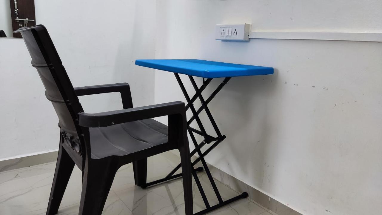Ambient Home Stay, In Nashik Esterno foto